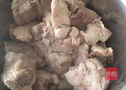 砂锅焖炖排骨杏鲍菇的做法图解1