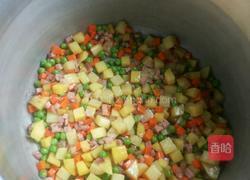 火腿洋芋闷饭的做法图解5