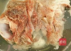 茶树菇炖大骨的做法图解2