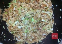 圆白菜炒饼的做法图解5