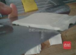 豆腐炒芹菜的做法图解1