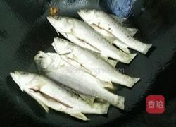 小芦鱼豆腐汤的做法图解2