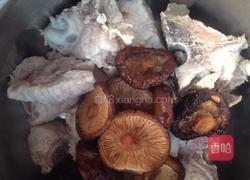 香菇排骨汤的做法图解4