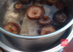 香菇排骨汤的做法图解5