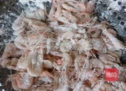 油爆小河虾的做法图解1
