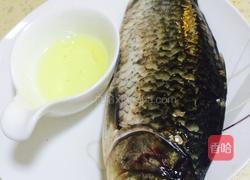 红烧豆腐鲫鱼的做法图解1