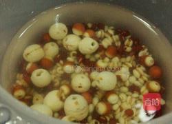 红豆薏米水的做法图解1