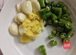 啤酒鸭的做法图解1