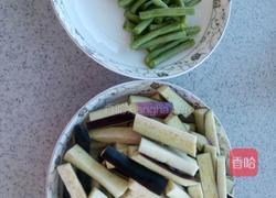 茄子炒豇豆的做法图解1