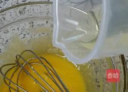 戚风纸杯蛋糕的做法图解3