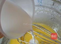 戚风纸杯蛋糕的做法图解4