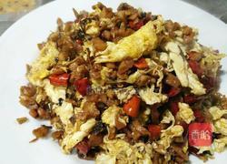 外婆菜炒鸡蛋的做法图解3