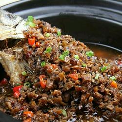 外婆菜煮鲫鱼的做法[图]