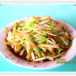 肉丝炒蒜黄的做法[图]