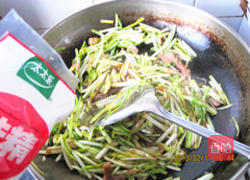 肉丝炒蒜黄的做法图解8