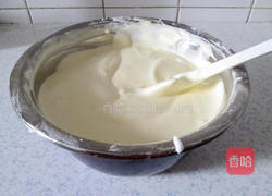 草莓生日蛋糕的做法图解10