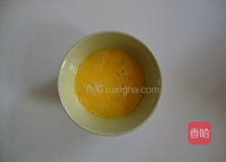 培根鸡蛋三明治的做法图解1