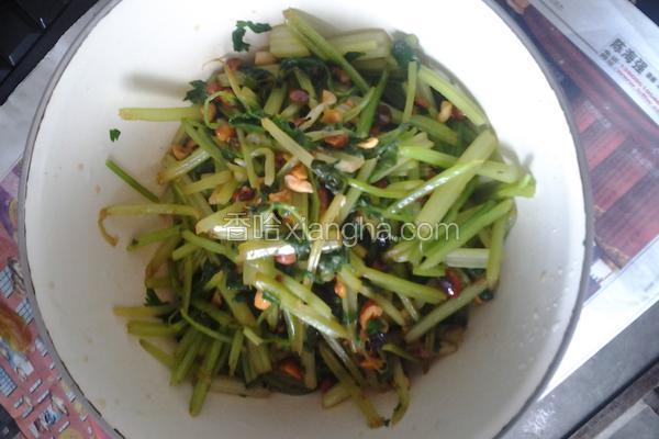 酥花生拌芹菜