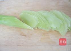 莴笋鲜榨菜的做法图解3