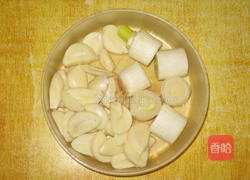 蒜蓉辣酱炖青鱼的做法图解2