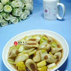 海鱼肉卷炒娃娃菜的做法[图]