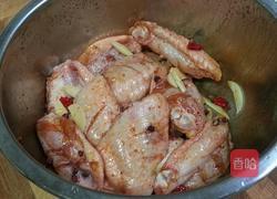 秘制香酥凤翅的做法图解1