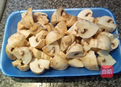 奶酪焗鸡丁的做法图解2