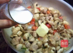 奶酪焗鸡丁的做法图解10