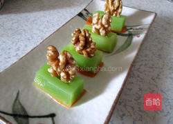 莴笋酿桃仁的做法图解8