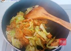 包菜炒油条的做法图解7