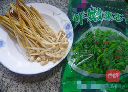 黄金针菇拌菜芯干的做法图解1