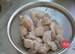 栗子红烧肉的做法图解2