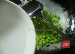 青椒榨菜炒毛豆的做法图解6