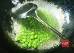 青椒榨菜炒毛豆的做法图解7