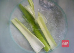 西芹炒香干的做法图解2