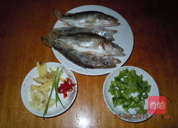 烧小鳜鱼的做法图解1