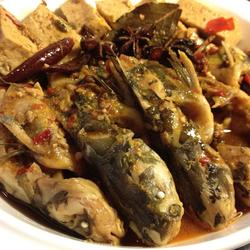 黄骨鱼焖豆腐的做法[图]