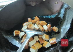 紫包菜炒卤豆腐的做法图解2