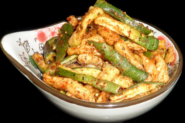 风味麻辣萝卜干