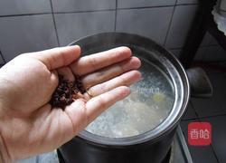 金针炖猪蹄的做法图解4