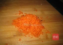 胡萝卜马蹄蒸肉饼的做法图解3