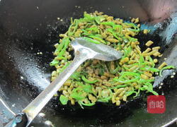 咸豆角炒蛋丝的做法图解5