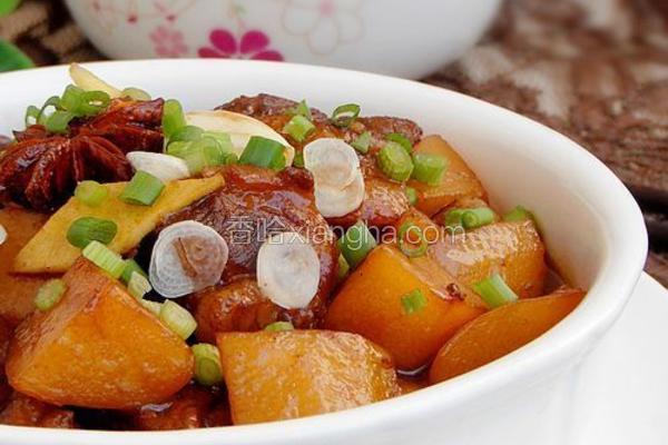 土豆红烧肉
