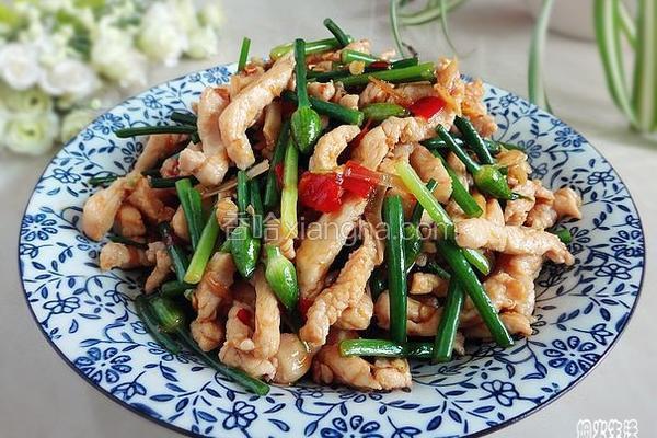 剁椒韭苔炒鸡丝