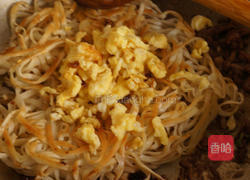 家常小炒面的做法图解7