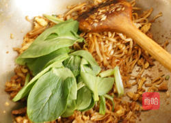 家常小炒面的做法图解8