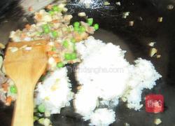 五彩蛋炒饭的做法图解13