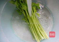 香干炒芹菜的做法图解2