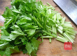 香干炒芹菜的做法图解3
