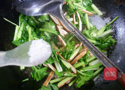 香干炒芹菜的做法图解7